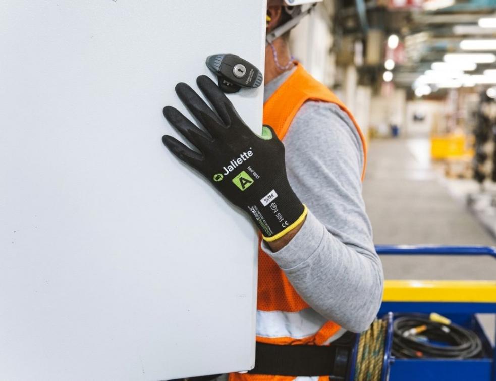Jallatte lance une gamme de 15 gants de protection. © Jallatte